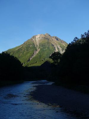 上高地を行く