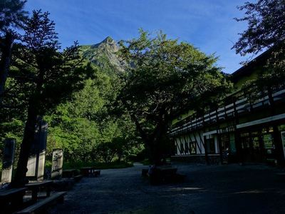 上高地を行く